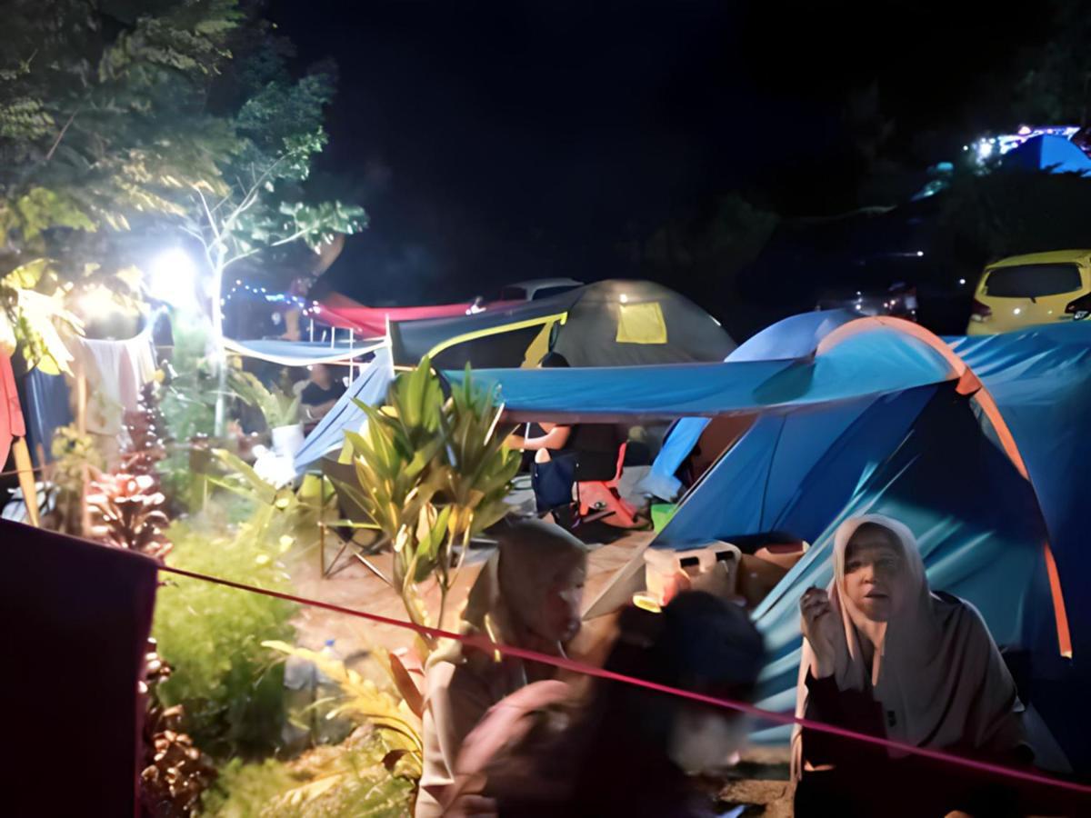 ホテル Tapian Ratu Camp ブキティンギ エクステリア 写真